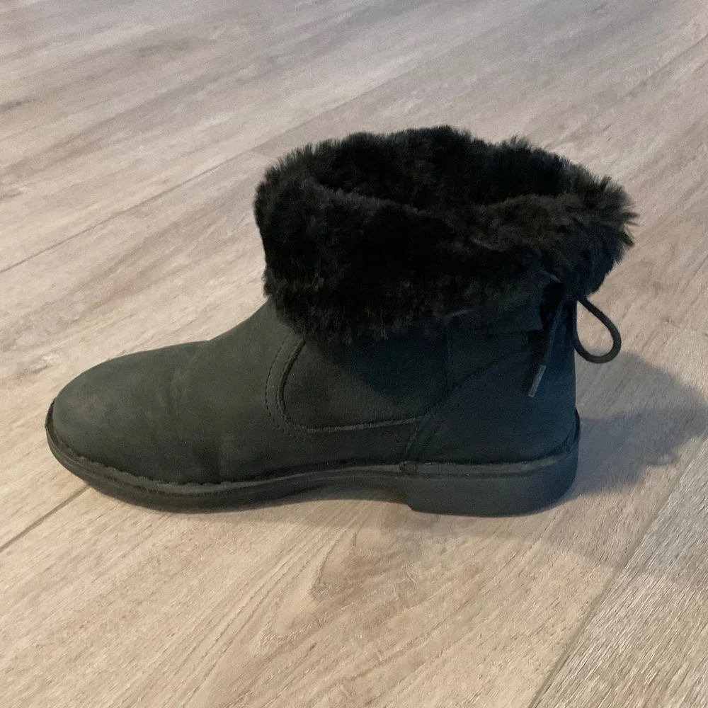UGG Naiyah Black Suede Boot Size 6.5 EUC